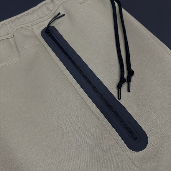 Nike Sportswear Tech Fleece Shorts Neutral Olive/ Black FB8171-276 Men’s Sizes - Picture 5 of 6